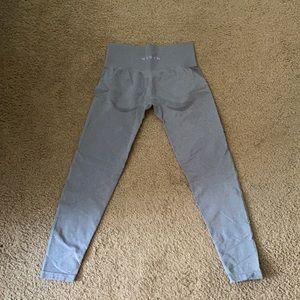 Like New NVGTN Contour Leggings